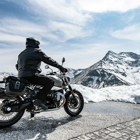 아파트 Panorama Harrys Bike Tours 빌라흐